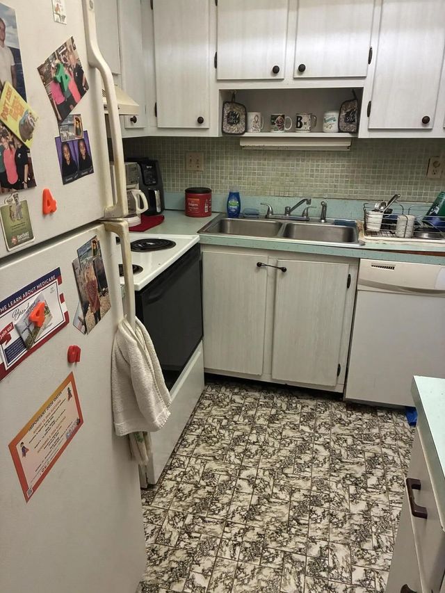 4 of 10 - 3020 Ne 16th Avenue #102, Oakland Park, FL