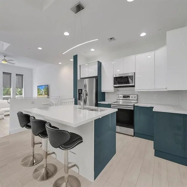 5 of 36 - 703 Se 16th Court, Fort Lauderdale, FL