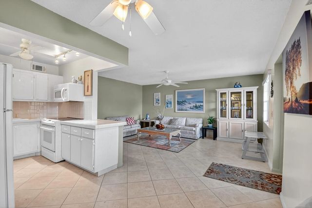 5 of 38 - 317 N Windsor N N, West Palm Beach, FL