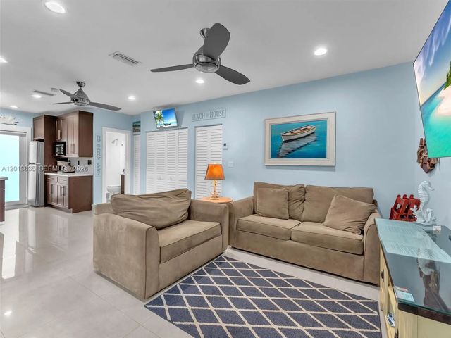 315 Van Buren Street #103b, Hollywood