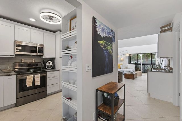 2 of 29 - 2532 S Boundbrook Dr S S #102, Palm Springs, FL