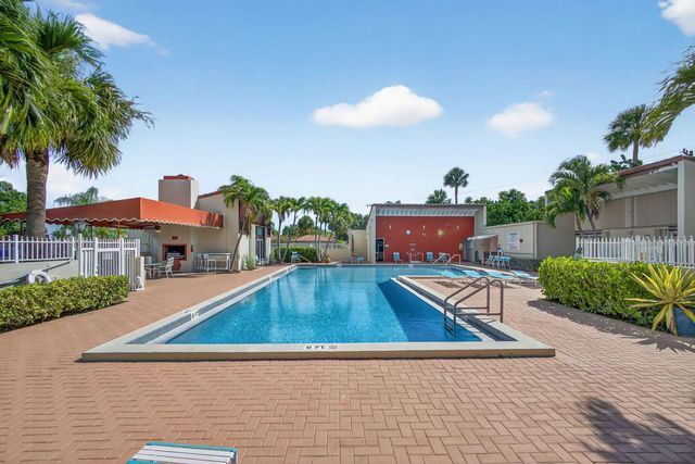 4 of 29 - 2532 S Boundbrook Dr S S #102, Palm Springs, FL