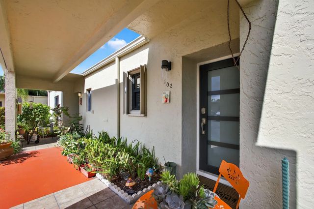5 of 29 - 2532 S Boundbrook Dr S S #102, Palm Springs, FL