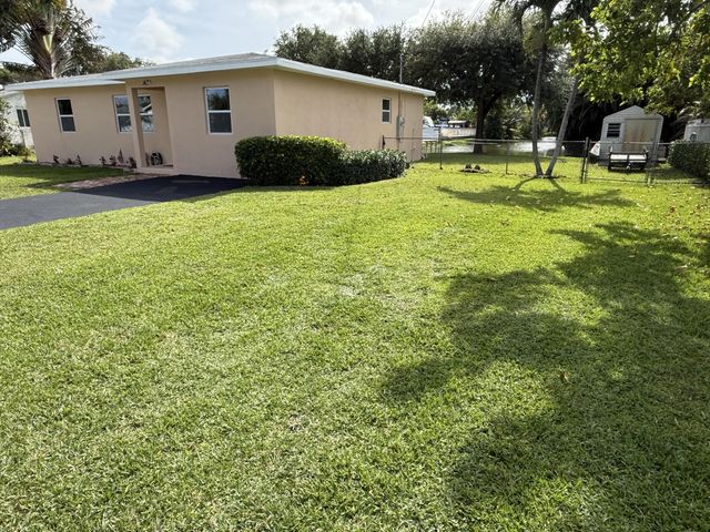 2 of 40 - 1417 Willow Road, West Palm Beach, FL