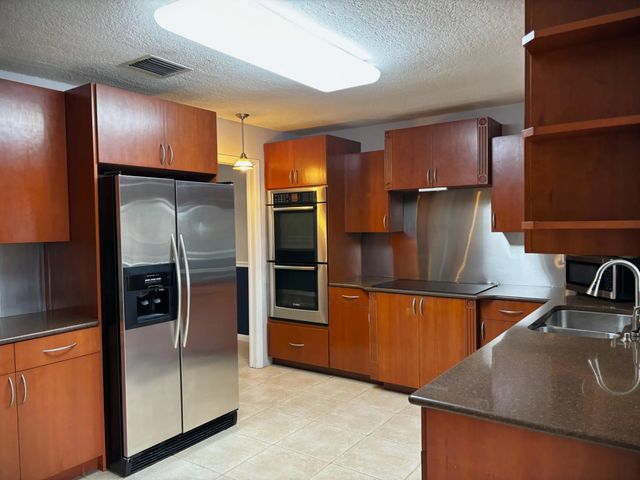 4 of 43 - 202 Sw Crescent Avenue, Port St. Lucie, FL