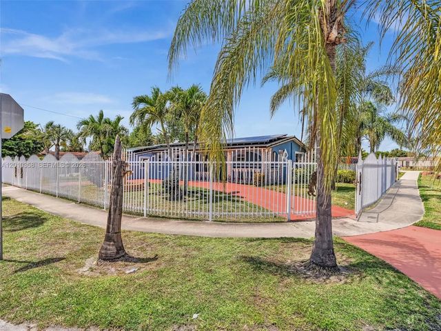 4 of 30 - 4301 Nw 185th Street, Miami Gardens, FL
