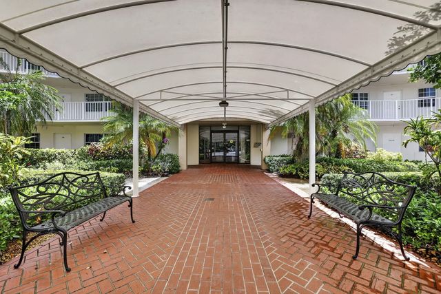 3 of 43 - 3900 Oaks Clubhouse Drive #410, Pompano Beach, FL