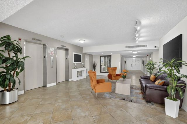 4 of 43 - 3900 Oaks Clubhouse Drive #410, Pompano Beach, FL