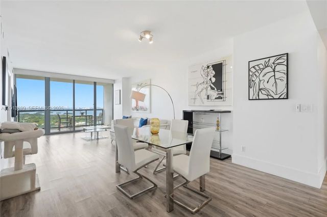 4 of 37 - 601 Ne 36th Street #2707, Miami, FL