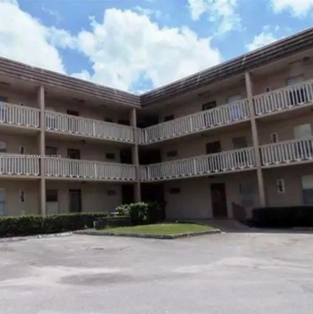 2 of 18 - 5860 Nw 64th Avenue #106, Tamarac, FL