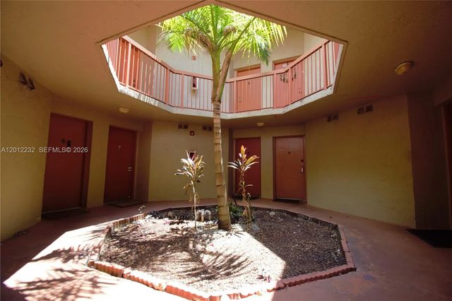 5 of 55 - 10241 Nw 9th St Circle #112-5, Miami, FL