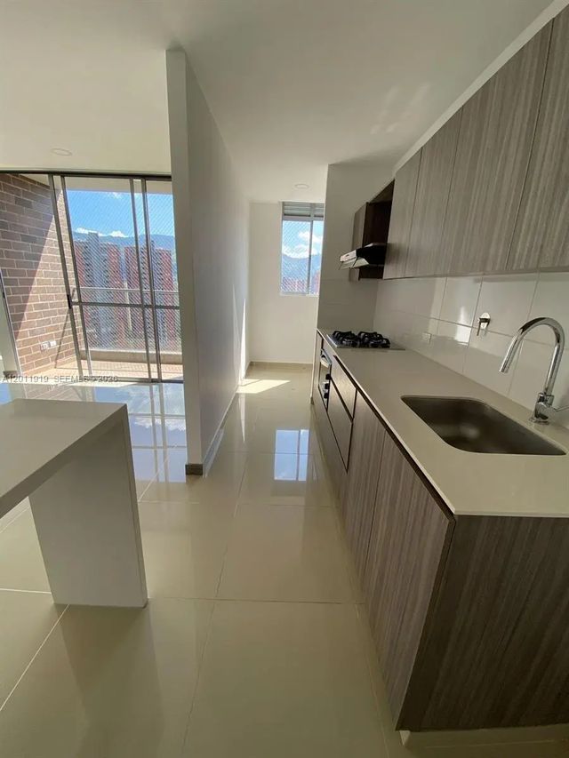 2 of 43 - 53-90 Calle 75 Aa Sur #2601, , FL