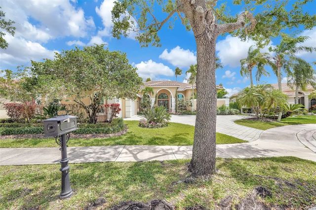 4 of 80 - 2715 Edgewater Court, Weston, FL