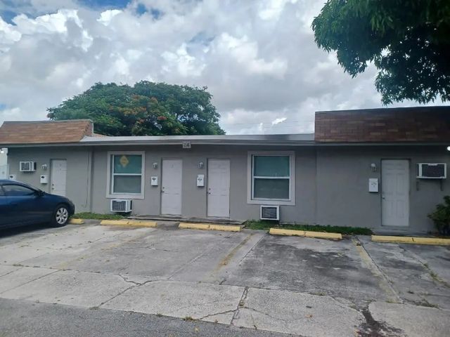 24 Sw 13th Street #1-5, Dania Beach