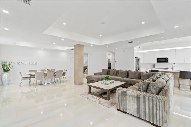 3188 Ne 211th Terrace, Aventura