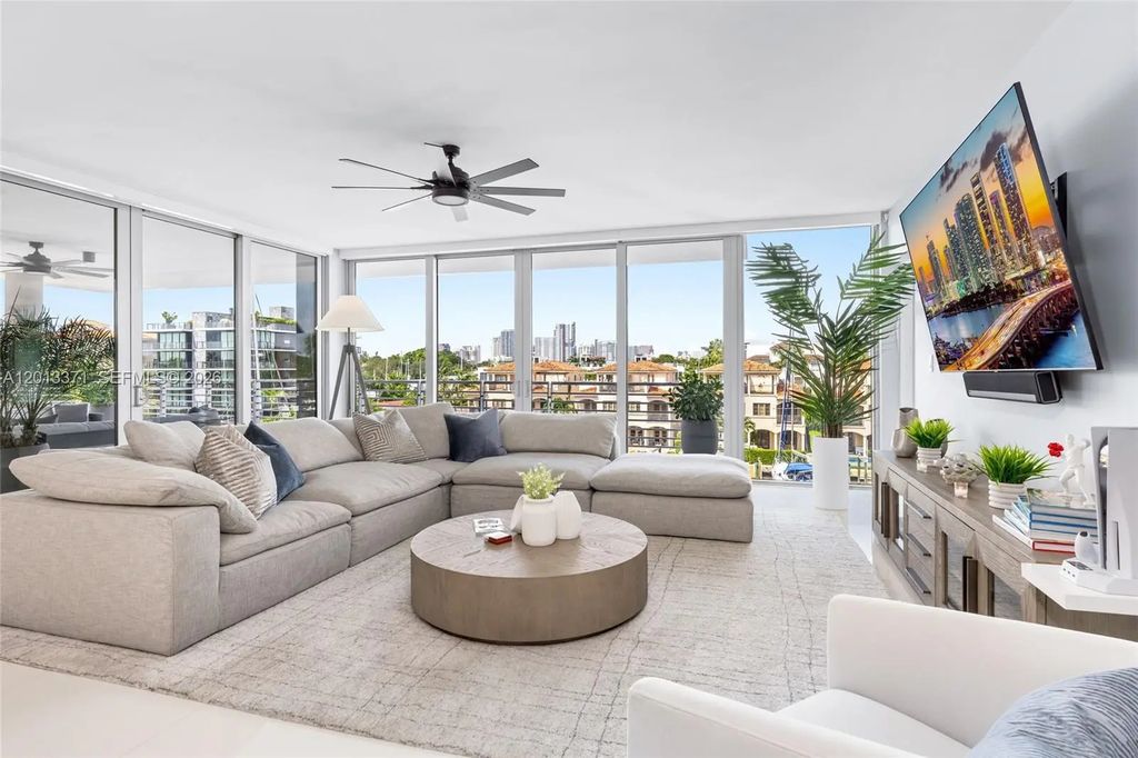 133 Isle Of Venice Drive #4b, Fort Lauderdale
