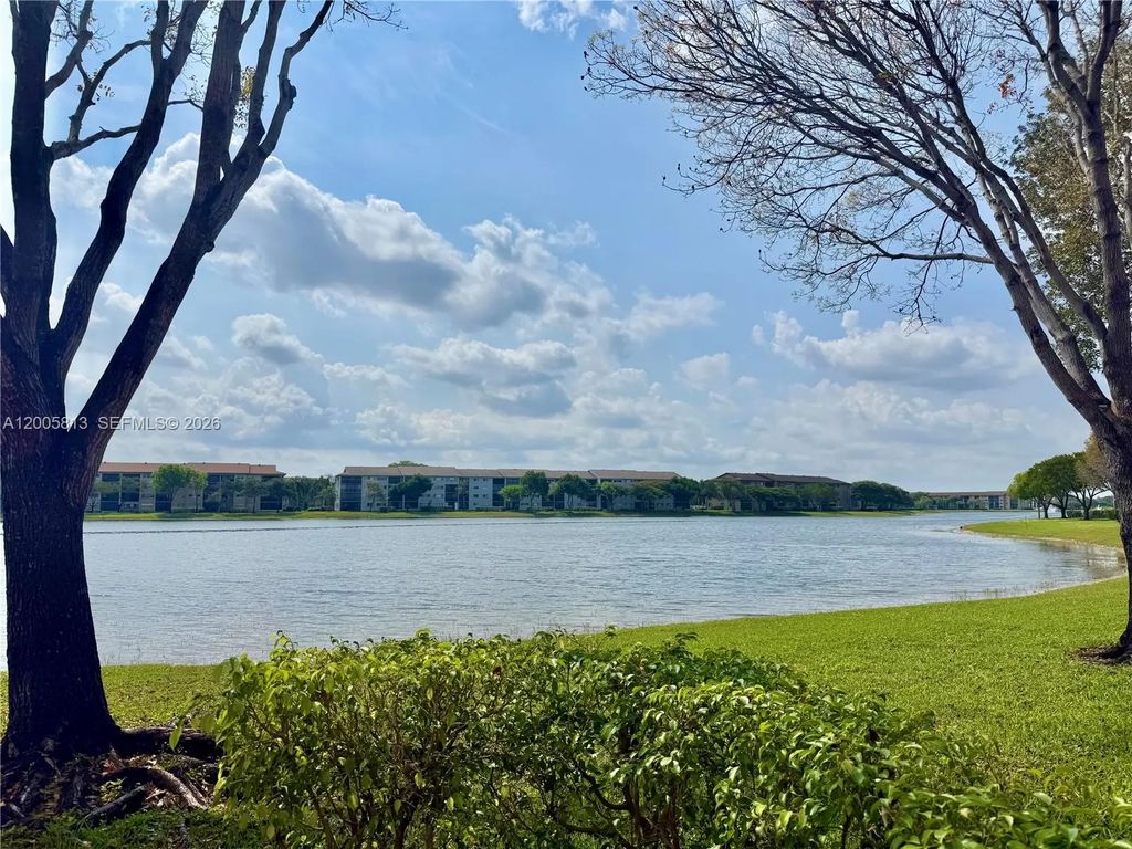 571 Sw 141st Avenue #208n, Pembroke Pines