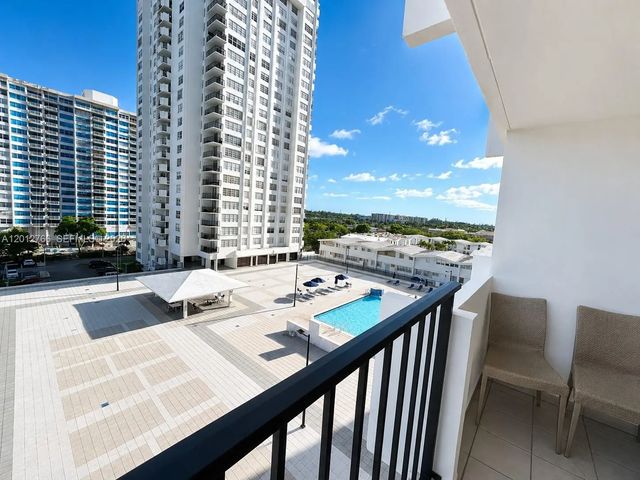 3 of 16 - 2780 Ne 183rd Street #710, Aventura, FL