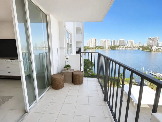 4 of 16 - 2780 Ne 183rd Street #710, Aventura, FL