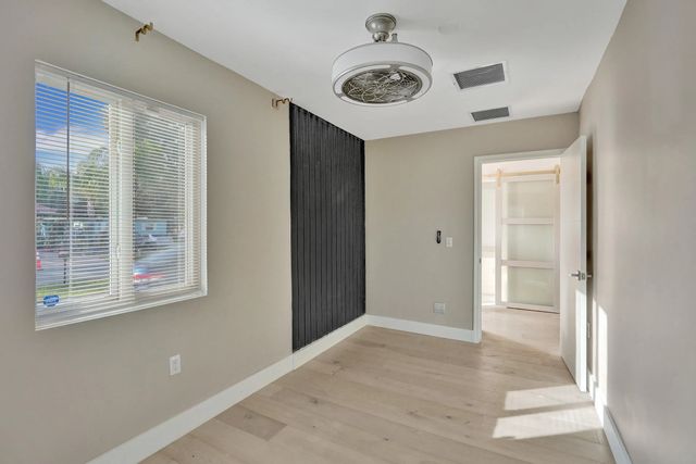 4 of 24 - 512 Nw 15th Terrace, Fort Lauderdale, FL