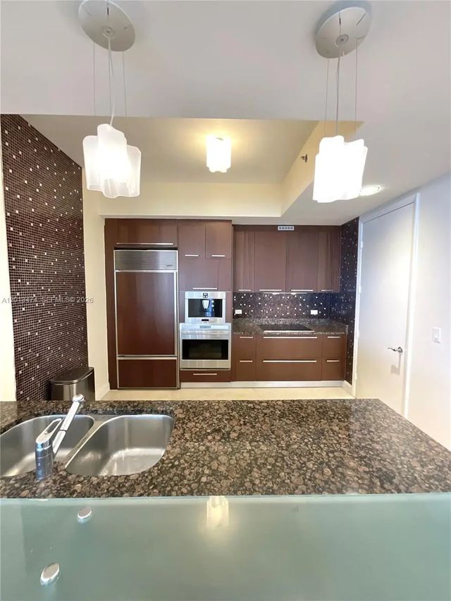 4 of 26 - 16001 Collins Avenue #703, Sunny Isles Beach, FL