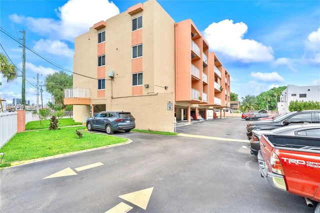 2400 Nw 16th St Road, Miami