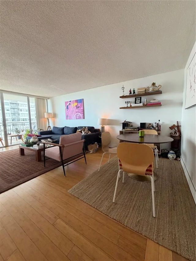 3 of 28 - 18061 Biscayne Boulevard #601, Aventura, FL