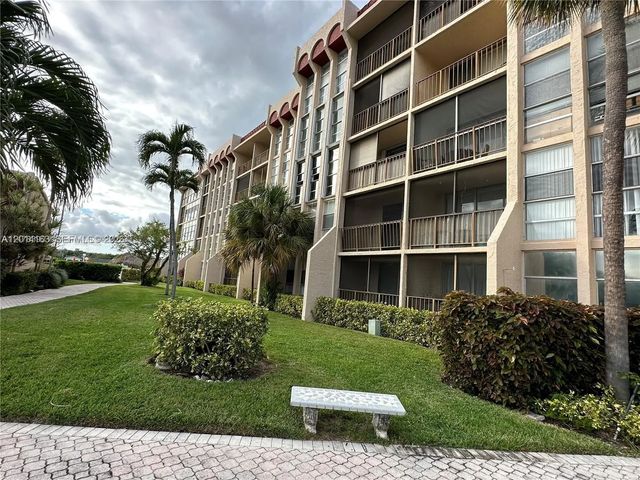 2001 Atlantic Shores Boulevard #104, Hallandale Beach