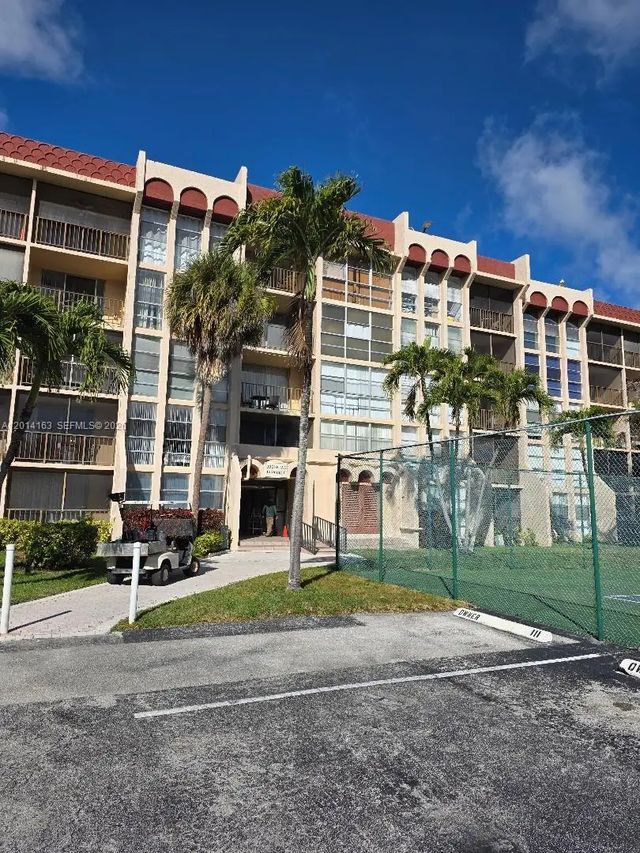 2 of 19 - 2001 Atlantic Shores Boulevard #104, Hallandale Beach, FL