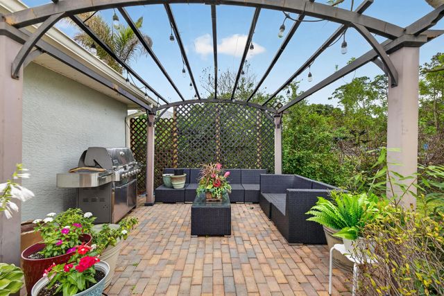 5606 Silver Oak Drive, Fort Pierce