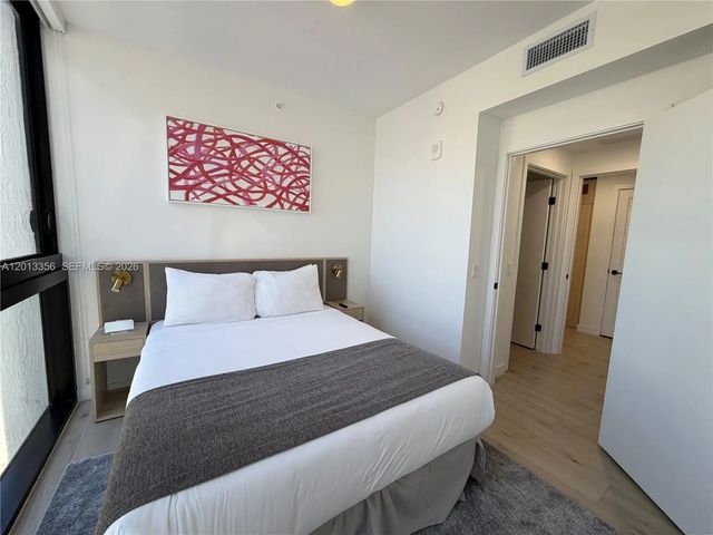4 of 39 - 225 N Miami Avenue #1412, Miami, FL