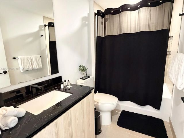 5 of 39 - 225 N Miami Avenue #1412, Miami, FL