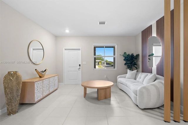 4 of 37 - 13283 Sw 188th Terrace, Miami, FL