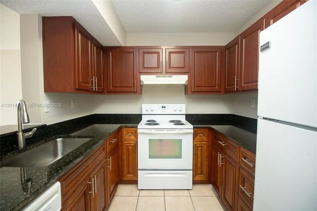 9491 S Palm Circle S #101, Pembroke Pines