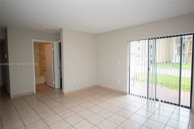 4 of 26 - 9491 S Palm Circle S #101, Pembroke Pines, FL