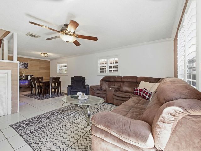5 of 31 - 2200 Monroe Street #24, Hollywood, FL