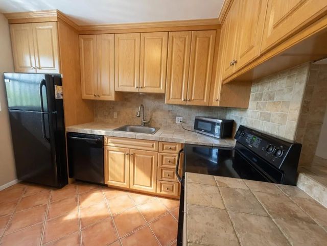 4 of 20 - 1430 S Lakeside Drive #22, Lake Worth Beach, FL