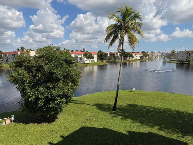 5 of 15 - 2950 Sunrise Lakes Drive W #305, Sunrise, FL