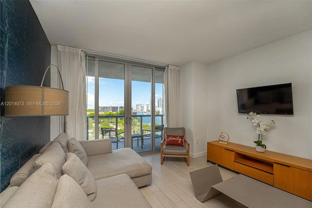 2602 E Hallandale Beach Boulevard #r806, Hallandale Beach