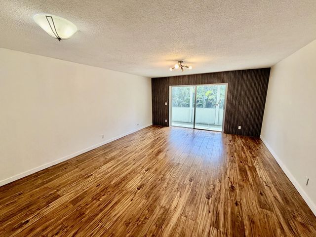 2 of 12 - 1000 Ne 14th Avenue #304, Hallandale Beach, FL