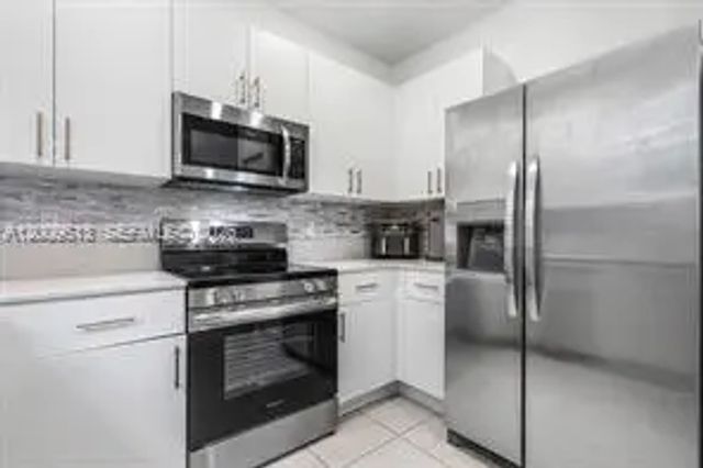 3 of 12 - 2781 Nw 55th Way, Lauderhill, FL