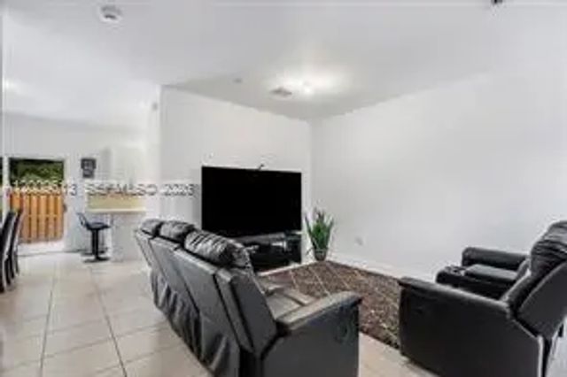 5 of 12 - 2781 Nw 55th Way, Lauderhill, FL