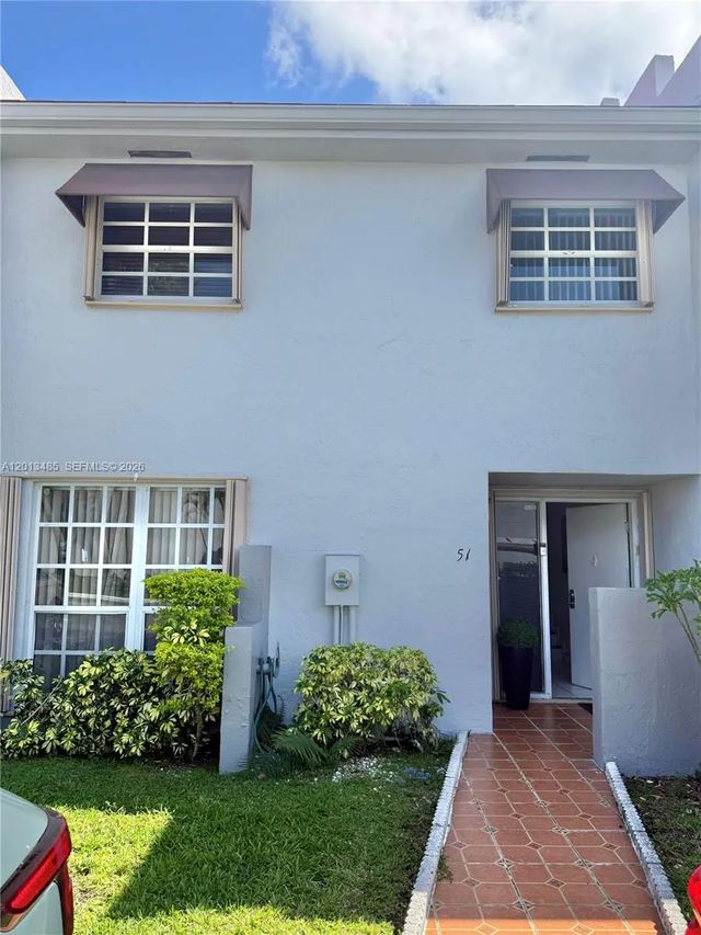 10330 Sw 154th Cir Court #51, Miami