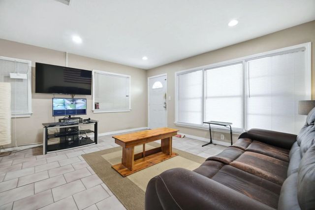 5 of 30 - 2120 Taylor Street, Hollywood, FL