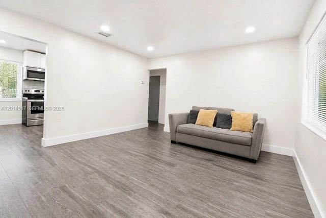 5 of 16 - 1631 Nw 114th Street, Miami, FL