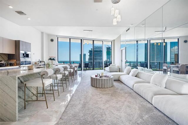 2 of 40 - 801 S Miami Avenue #5702, Miami, FL