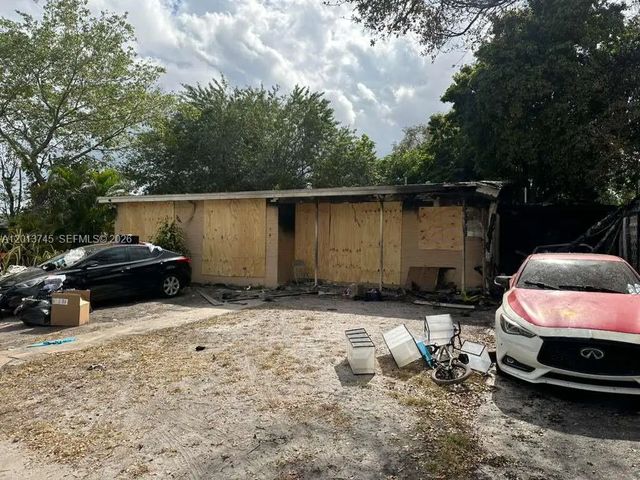 5 of 8 - 3910 Sw 34th Avenue, West Park, FL