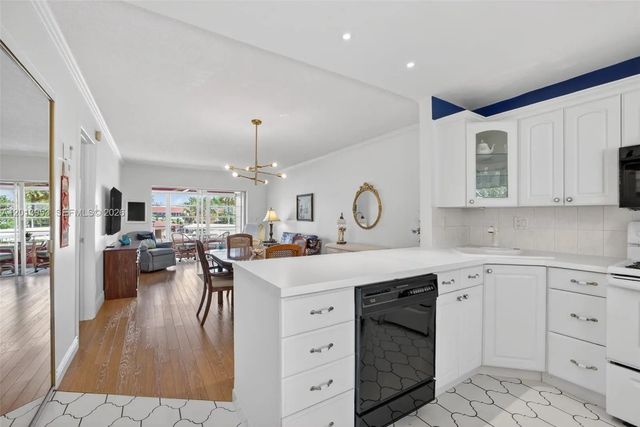 2991 Nw 46th Avenue #204, Lauderdale Lakes