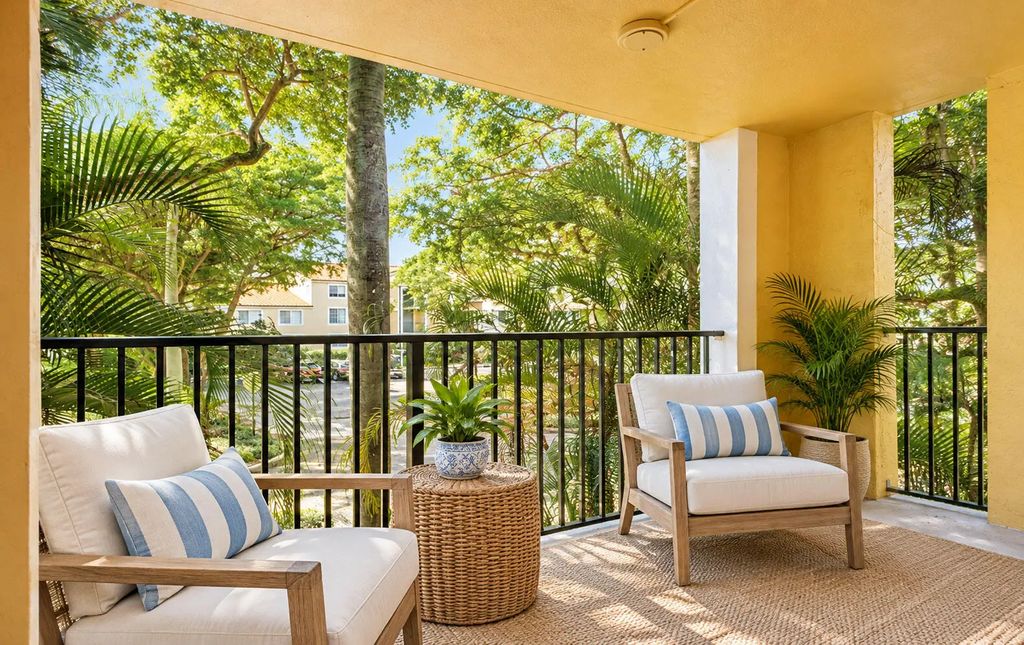 160 Yacht Club 206 Way #206, Hypoluxo