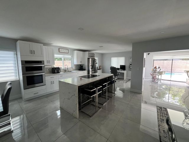 6800 Sw 7th Place, North Lauderdale